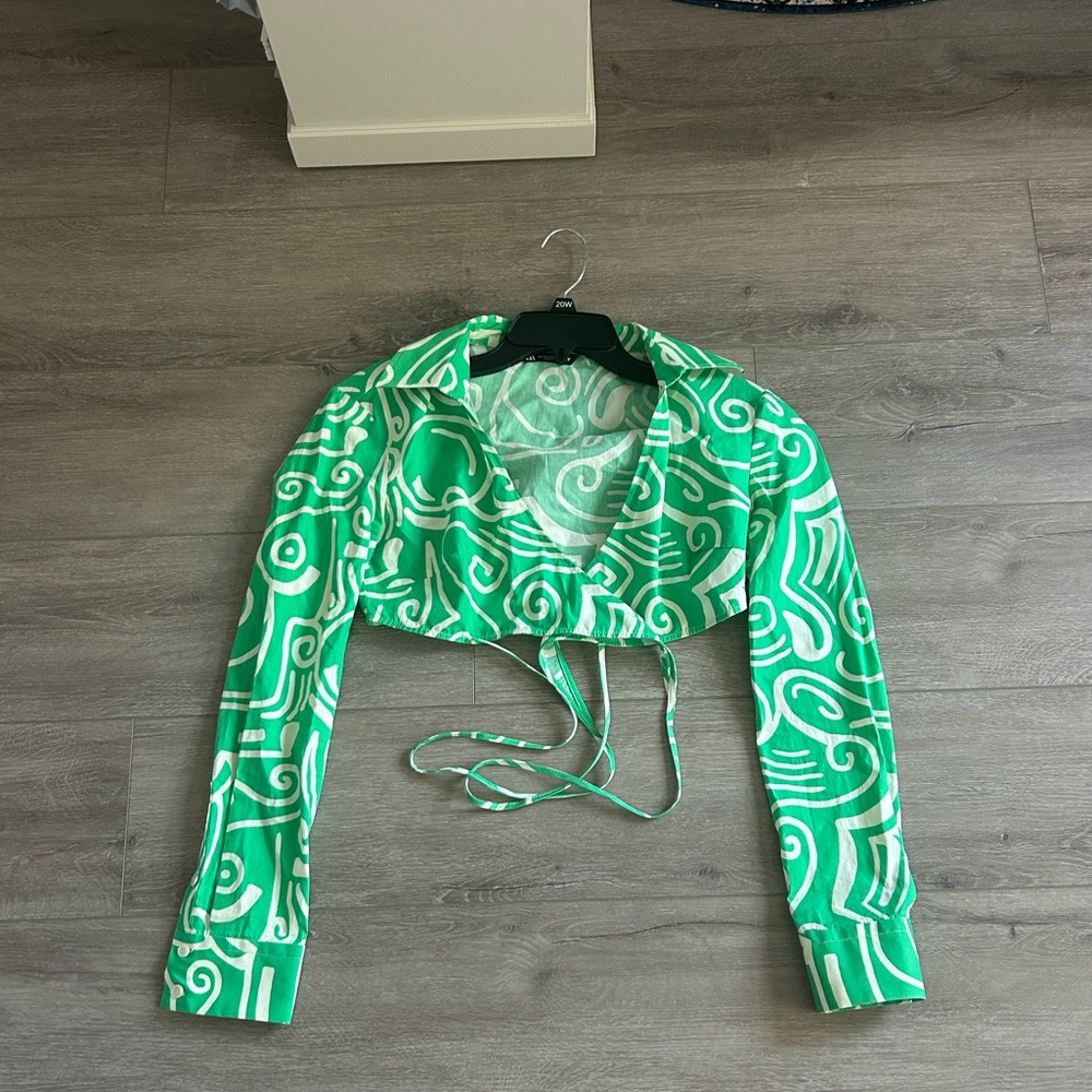 Zara Green and White Swirl Wrap Top Size XS